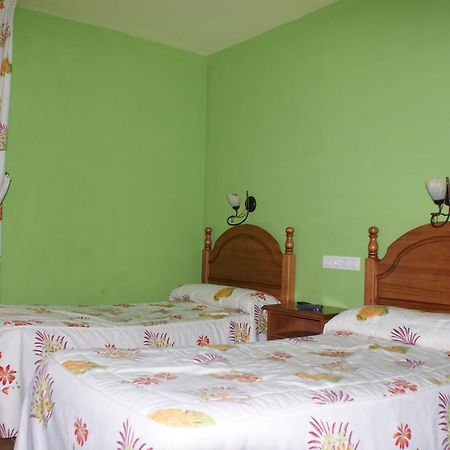 Hostal Carazo Torquemada Buitenkant foto