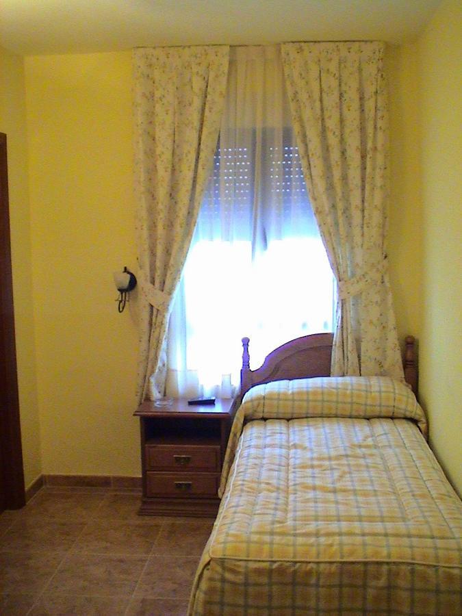 Hostal Carazo Torquemada Buitenkant foto