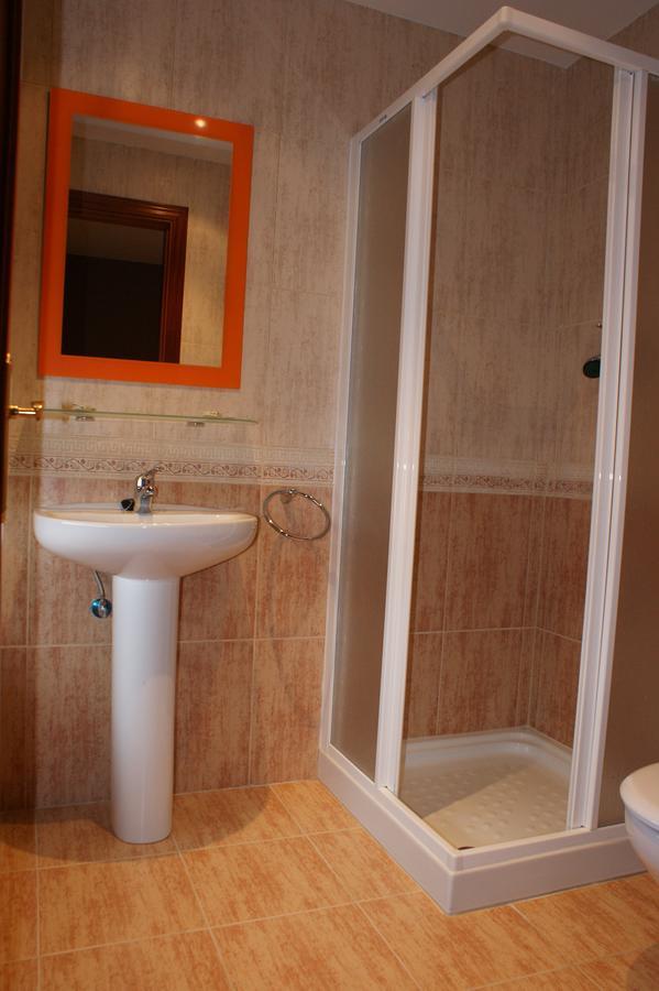 Hostal Carazo Torquemada Buitenkant foto